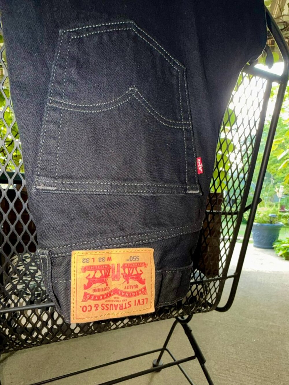 Levi’s 550 Men’s Relaxed Fit Jeans 33×32 • Black Denim • Excellent Condition
